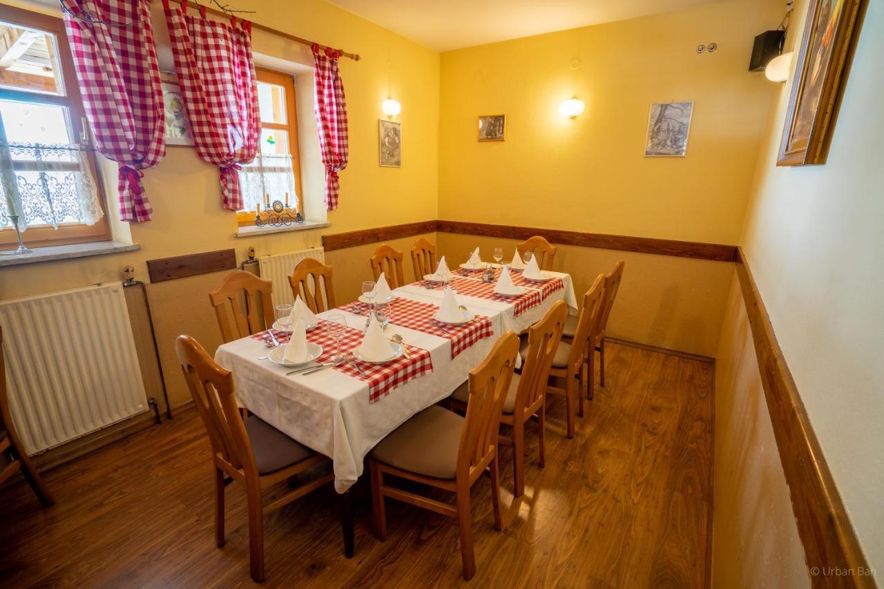 Gostilna Logar Hotel Hotemaze Exterior photo